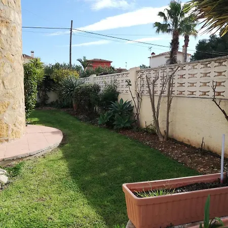 וילה Adel Locdenia